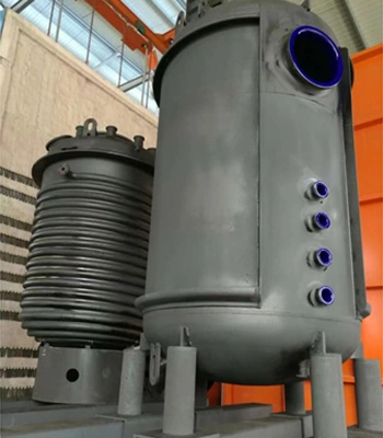 측면 노즐이 장착된 대형 반응기