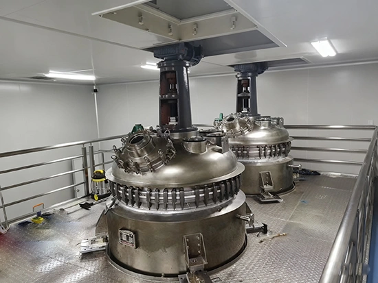 스테인리스 스틸 클래딩이 적용된 8000L 유리라이닝 반응기